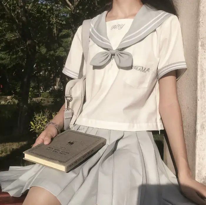 悲情三角